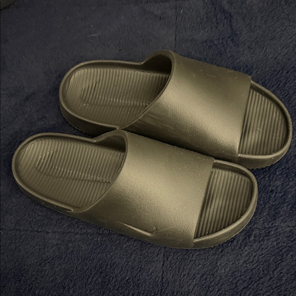 Nike Calm Black Slide Sandals - Comfortable Everyday Slip-Ons